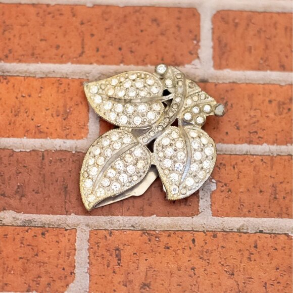 Vintage Elven Multi Leaves Silver Tone Clip - W26 - Picture 1 of 2